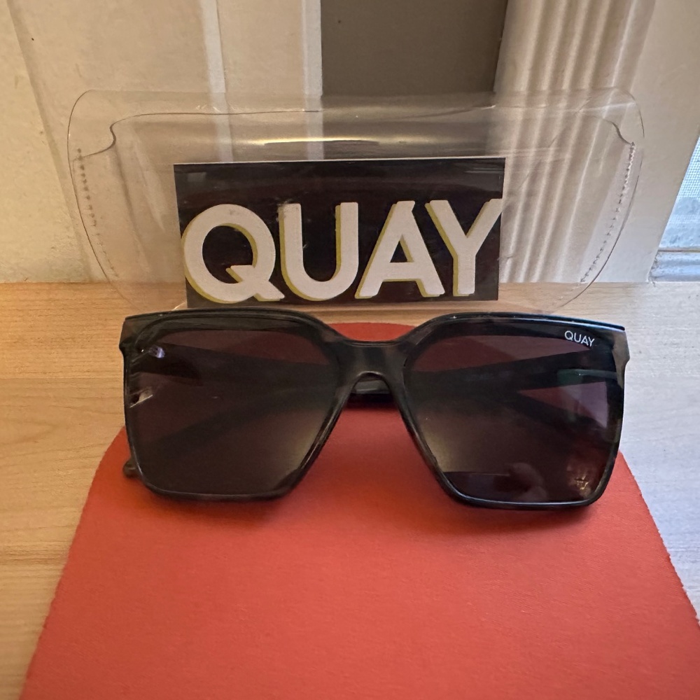 Quay LEVEL UP sunglasses